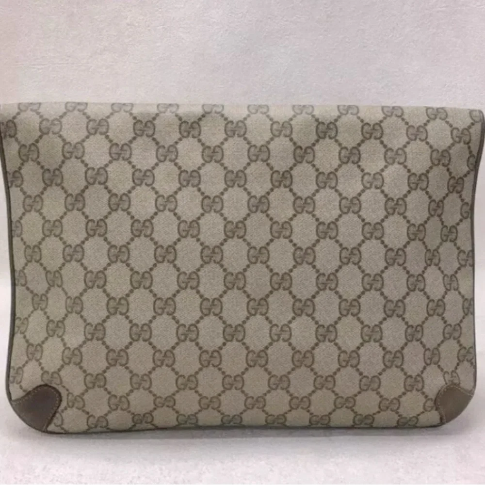 Gucci Brown Monogram Clutch Bag-vintage with wear - Picture 3 of 10